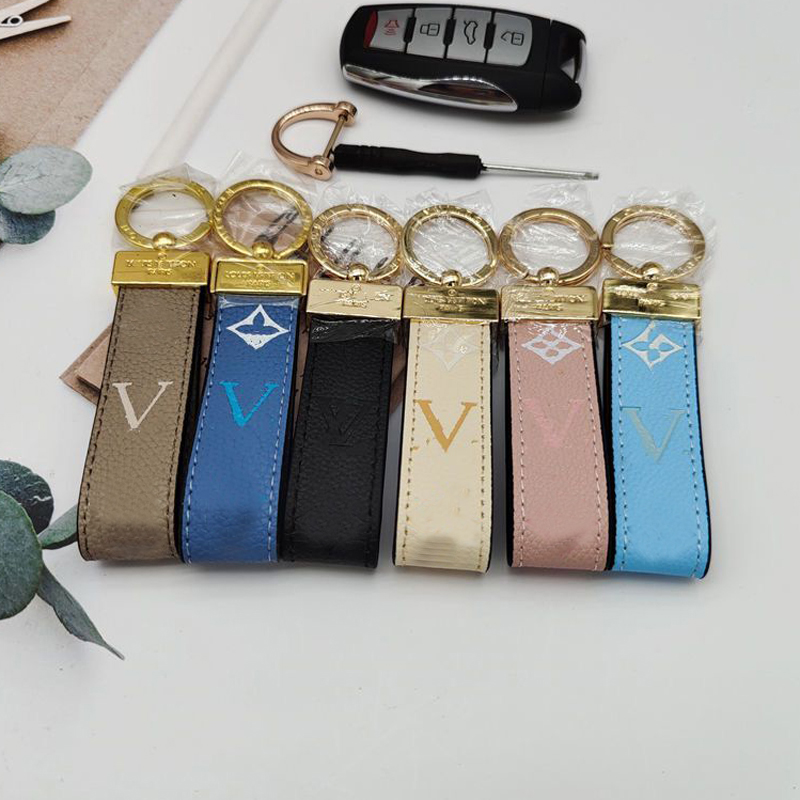 

Designer Keychains Car Key Chain Bags Decoration Cowhide Gift Design for Man Woman 4 Option