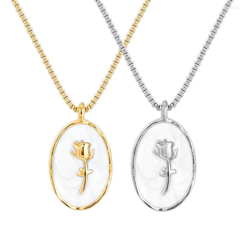 

Pendant Necklaces Ladies Fashion Oval Necklace Romantic Rose INS Jewelry Titanium Steel Anniversary Sweet Gift