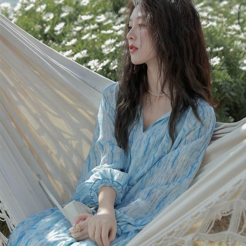 

Casual Dresses French Retro Temperament Gentle Jacquard Sea Blue Dress Female V-neck Ink Floral Spring 2022 Long Skirt, Ink blue