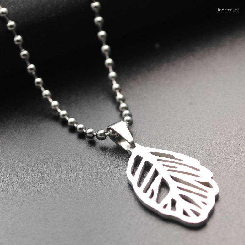

Pendant Necklaces 5pcs Stainless Steel Hollow Leaf Plant Leaves Maple Fallen Lucky Necklace Jewelry Like Angel Feathers Gift