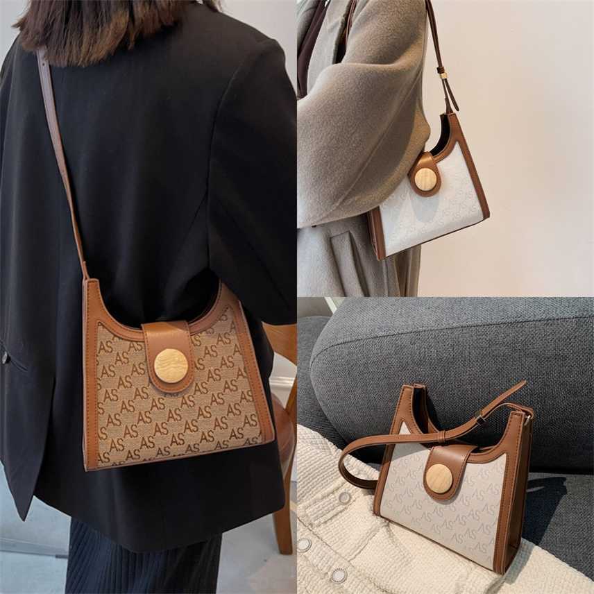 

Clearance bag female new fashion one shoulder small square style versatile armpit messenger Handbags, Black