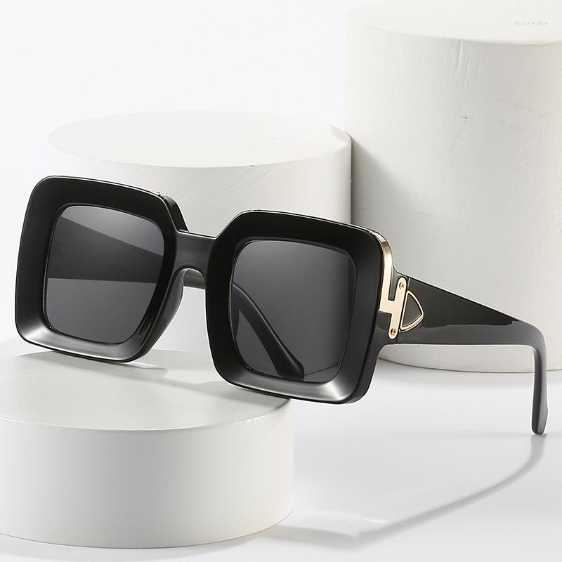 

Sunglasses Square Men's And Women's Metal Sunscreen Glasses Simple Wild Big Fashion Personality UV400