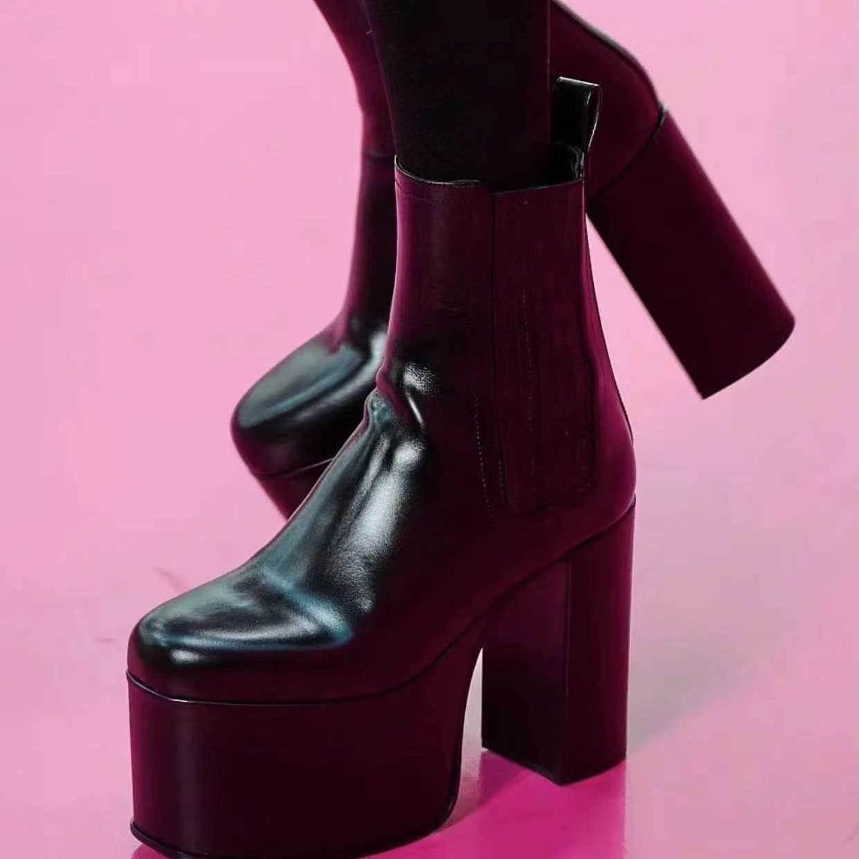 

Boots Beatle Club 125mm Leather Chelsea platform Ankle Boots slip-on Round Toe booties chunky block Heel Short Boot luxury designer Runway shoes, Gift(not sold separately)