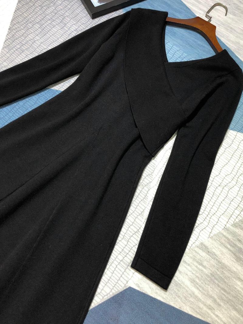 

Casual Dresses Spring Black Retro V-neck Knitted Long Skirt