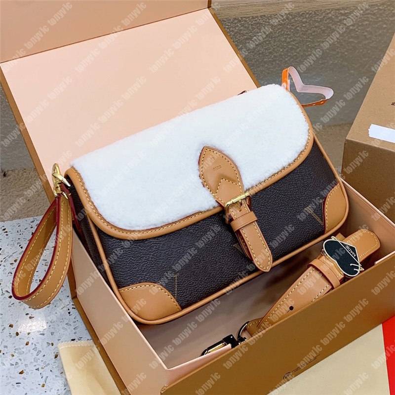 

Womens Designer Shoulder Bag Winter Cashmere Designers Crossbody Bag Brand Old Flowers Baguette Handbag Luxurys Ladies Shoulder Bags