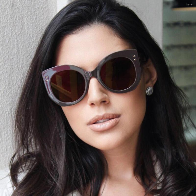 

Sunglasses 2022 Retro Women Brand Design Sun Eye Glasses Shades For Oversized Rivet Fashion