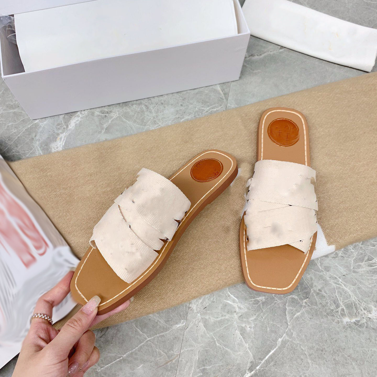 

Designer sandals and slippers leisure indoor non-slip hand threading summer outdoor fashion women's letter walk, Blue