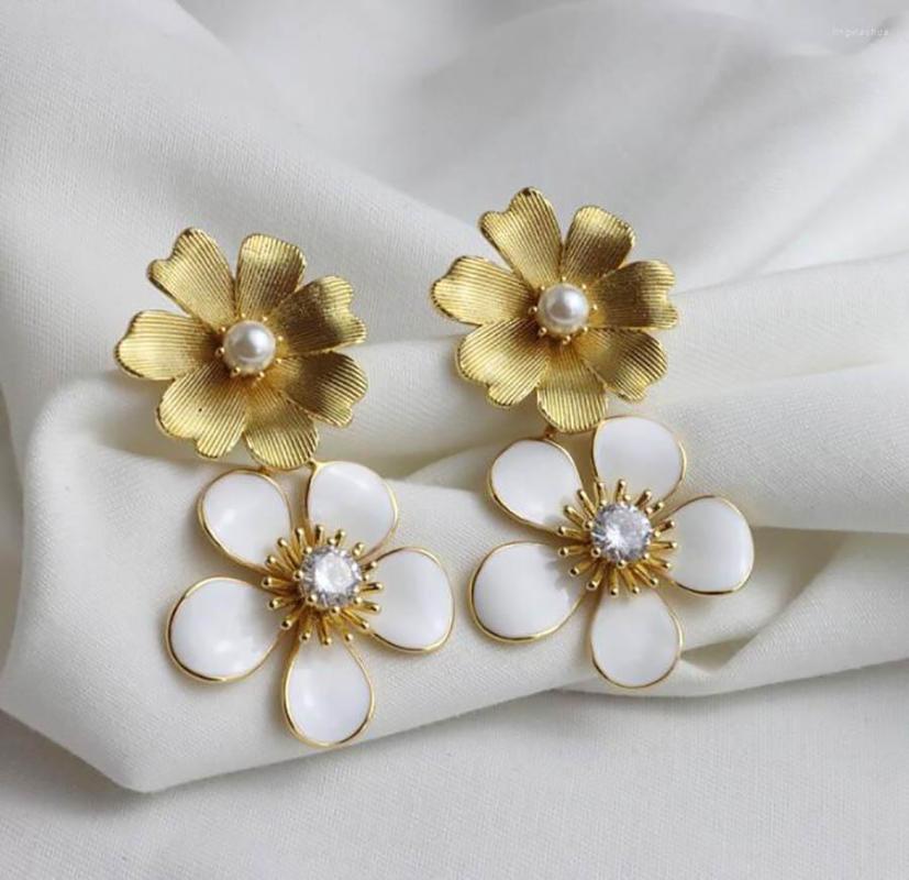 

Dangle Earrings Vintage French Plant Flower Exaggerate Luxury Pearl Golden Petal Summer Baroque Ear Jewelry
