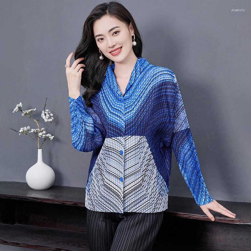 

Women's Jackets Miyake Pleated Autumn Women's Clothing Stalls Coat 2022 Striped Shape Suit Collar Cardigan Loose Thin Long-sleeved Bat, Pic