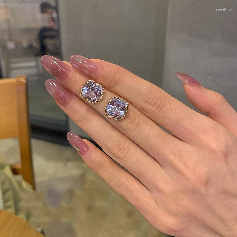 

Stud Earrings Luxury Female Square Crystal Earring Classic Design Shiny Trendy Women White Zircon Party Bridal Wedding Jewelry