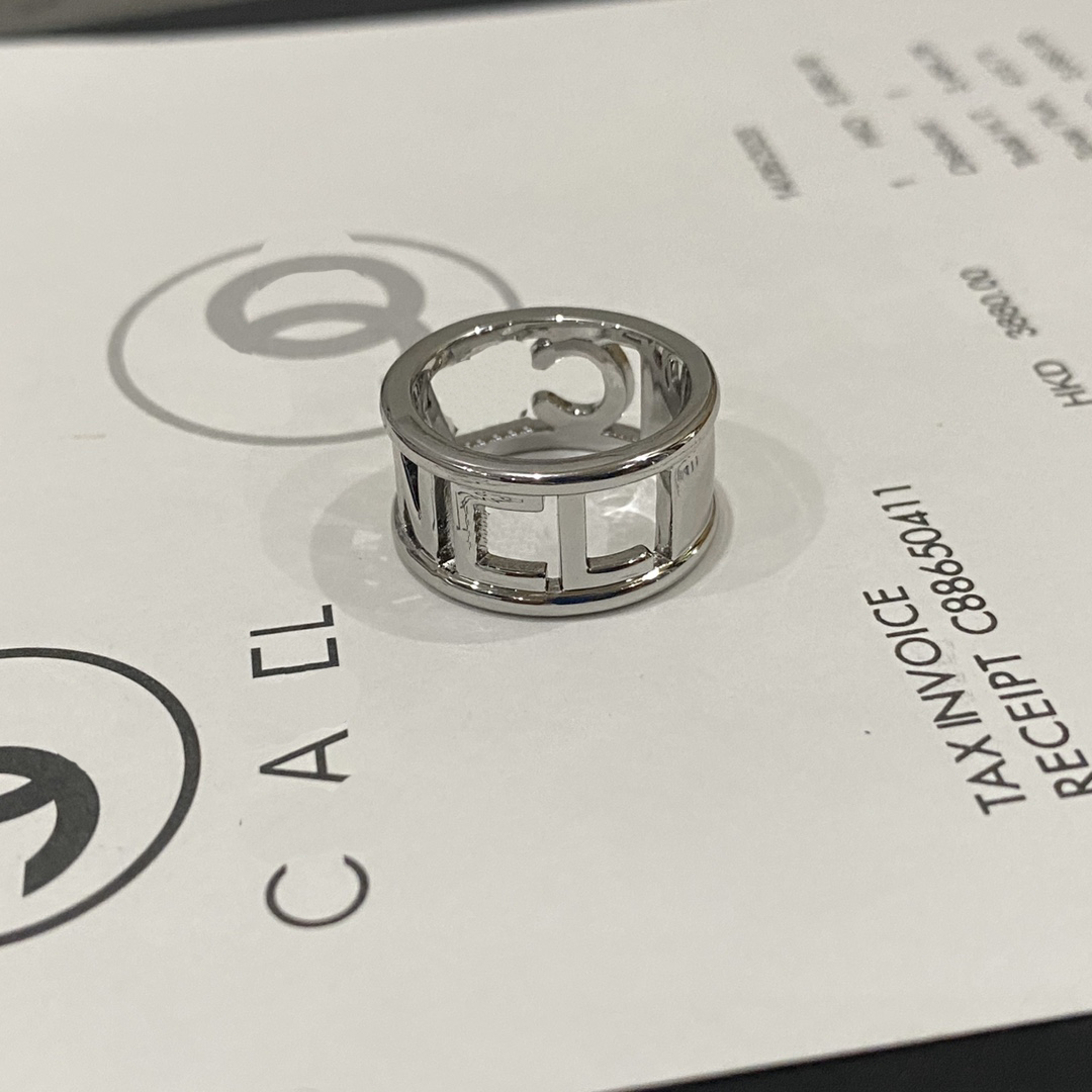 

Exquisite high-end rings Charm women's new style letter ring Fashion luxury jewelry brand Elegant niche design Exclusive popular brand Silver plated never fade