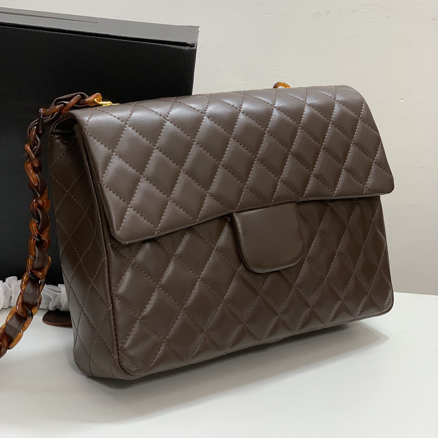 

Womens Fall Vintage Lambskin Quilted Bags Designer Flap Matelasse Handbags Hardware Chain Large Capacity Shoulder Crossbody Sacoche With Pouch Purse 33x24x8CM, Brown