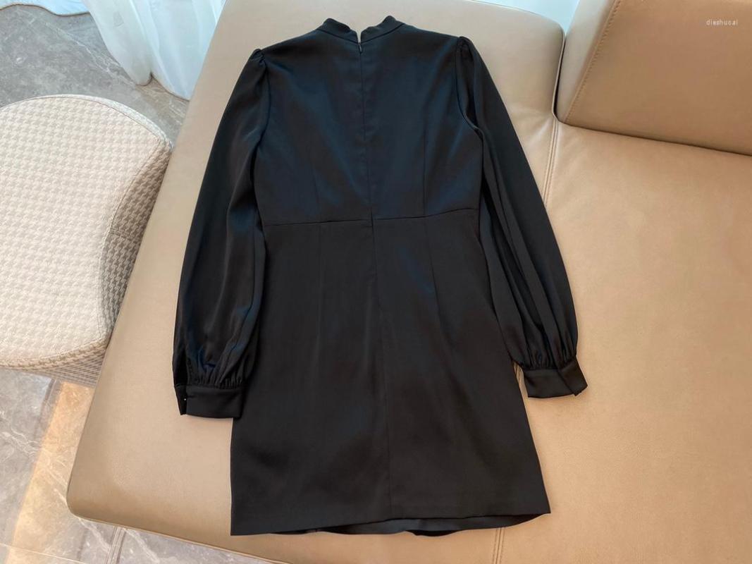 

Casual Dresses Spring Black Satin Size Standing Leader Pleated Waist Dress