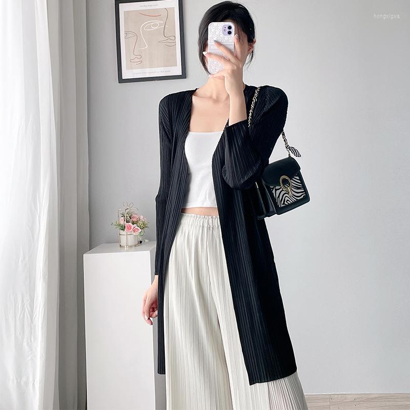

Women's T Shirts Fashionable Pleated Trench Coat Women's Mid-length Temperament Loose Solid Color Long-sleeved Miyake Simple Cardigan, Picture color