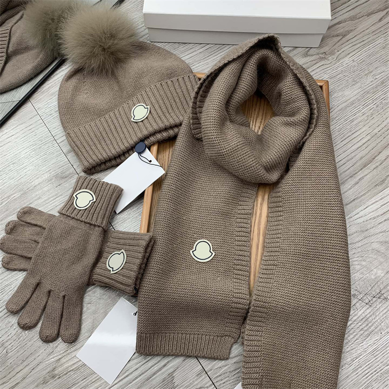 

Winter Wool Warm Scarves Hats Gloves Sets Luxurys Fashion Leisure Scarfs For Men Women Designers Brand Classic Letters Hat Cap Glove