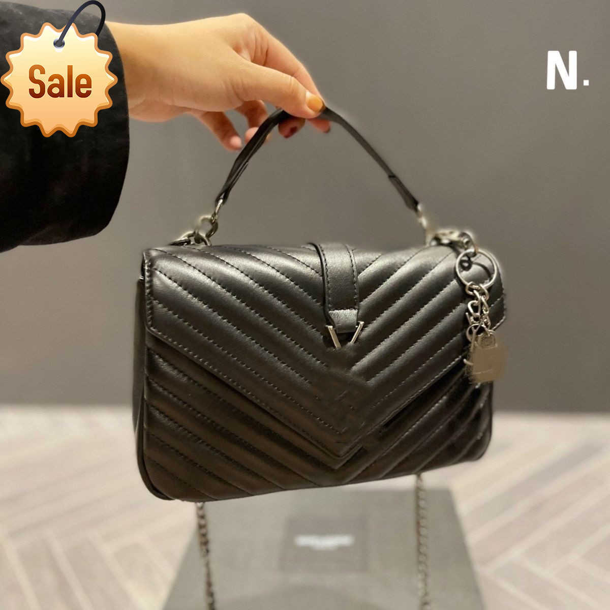 

Luxury Designer Handbags Shoulder bag Crossbody Bags Tote 2023 New Versatile High Grade Messenger packet V-chain Postman Size 24cm Factory Direct Sale, Black gold hardware