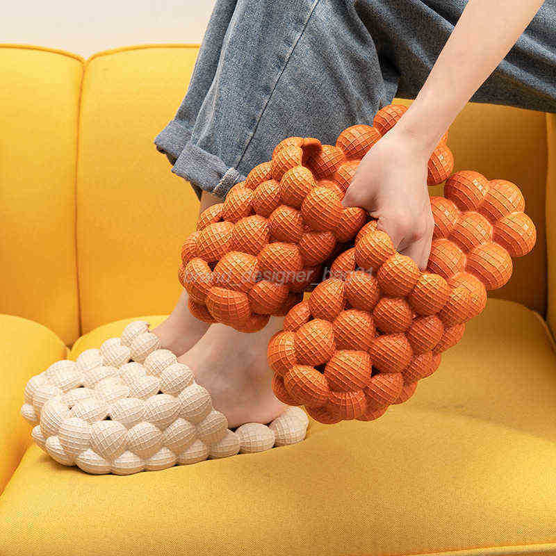 

Slippers 2022 Summer New Slippers Cute Bubble Ball Men Women Fashion Bathroom Slides Indoor Home Anti-skid Sandals Massage Bottom Shoes 103122H, Black