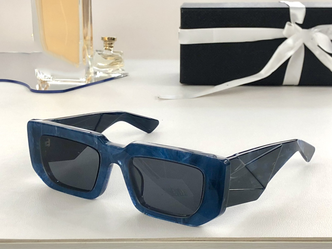 

new fashion design eyewear designer sunglasses for men and women woman square sunglasses hot Thickened frame Cool protection lenses come with case