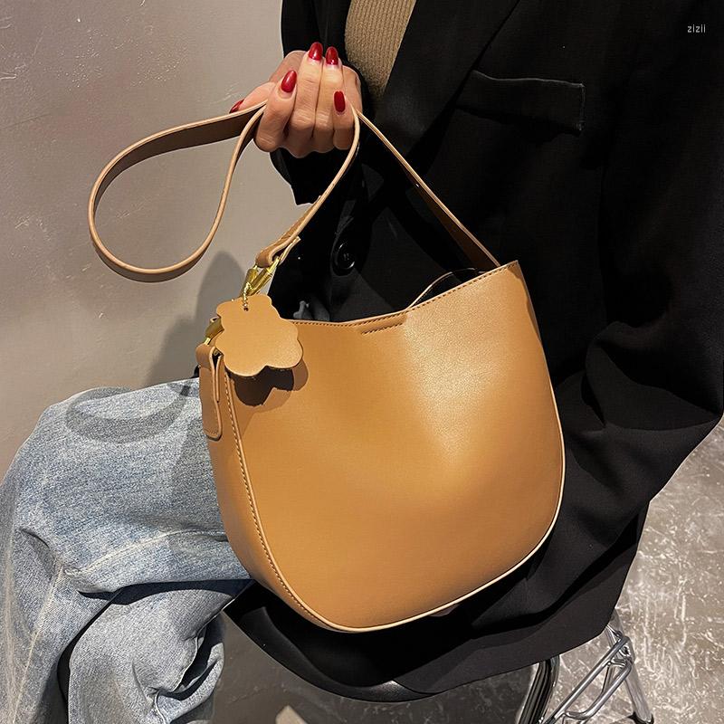 

Evening Bags VeryMe Women's Bag 2022 Fashion Soft Leather Shoulder Messenger Simple Brand Design Bucket Large Capacity Ladies, Black