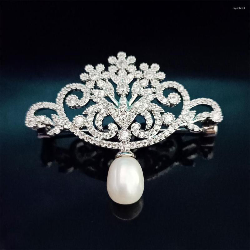 

Brooches Vintage Banquet Elegant Cubic Zircon Crown Brooch Exquisite Retro Hollow Cloud Freshwater Pearl Broochpins For Women Ornaments