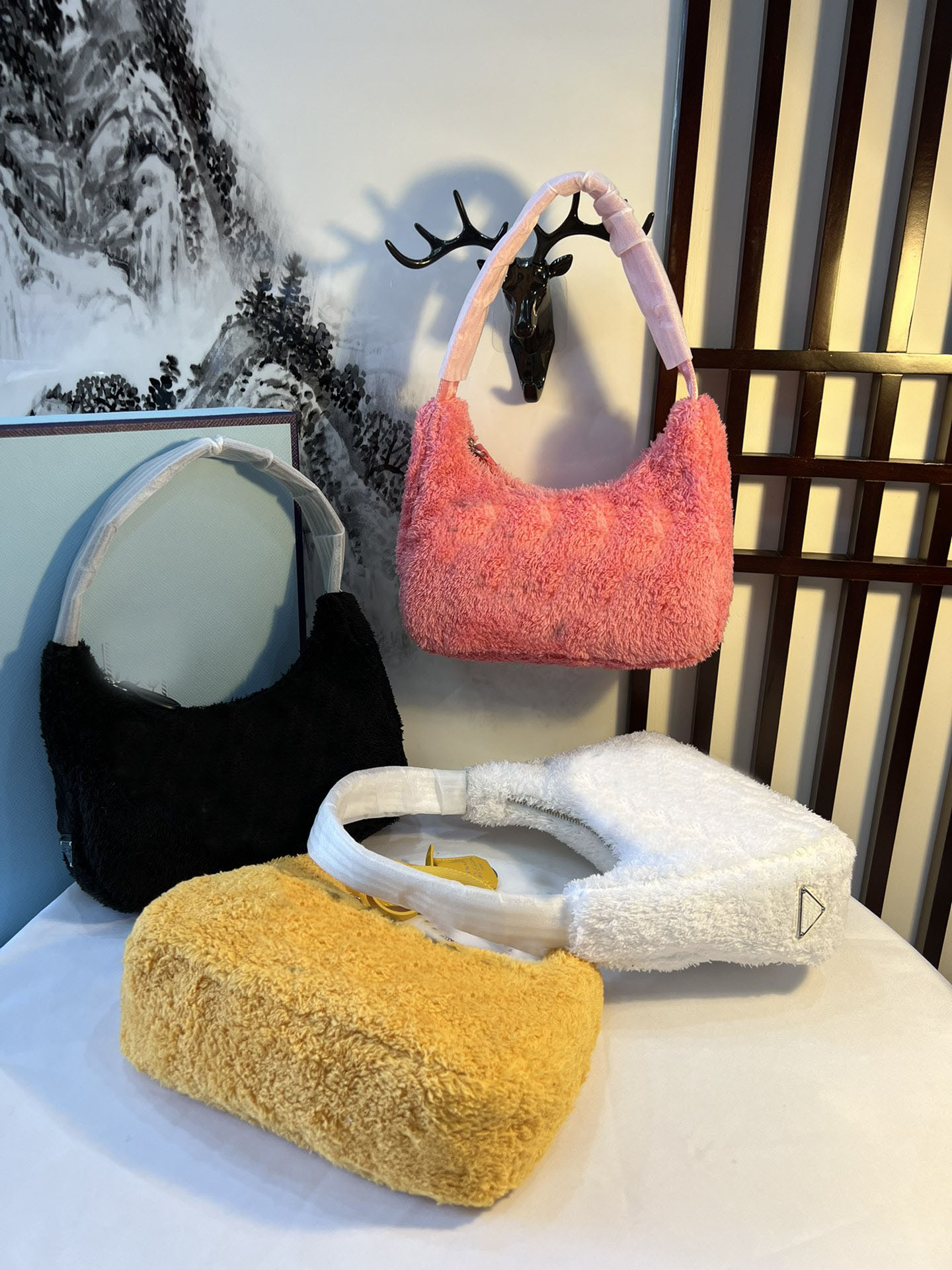 

shoulder bags handbag Velvet Edition 2005 Saffiano underarm Enamel metal triangular logo Handbags designer bag Re-Edition 2000 Re-Plush Hobo bag 1NE515 Symbole Cleo, Blue