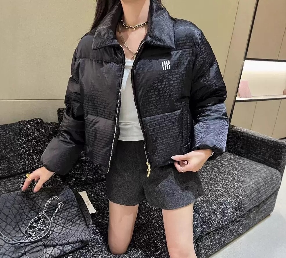 Femme designer down veste automne et hiver des femmes vestes bouffantes manteau broderie mm revers à capuche zipper décontracté petite parka bris