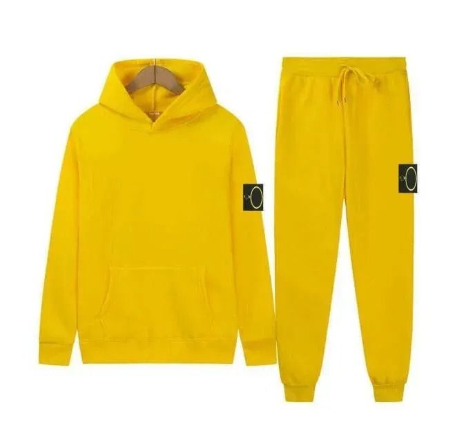 Designer Men's Tracksuits à sweats à capuche masculin Sweatshirts plus designer Tracksuit Hemye Swets Sweet Choters Survêtement Cadeaux Spring Au