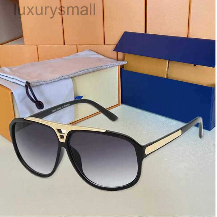 Lunettes de soleil de créateurs 1pcs Fashion Round Lunettes de soleil Lunettes de soleil Sun Sun Brand Black Metal Frame Darking 50 mm Glass Lens