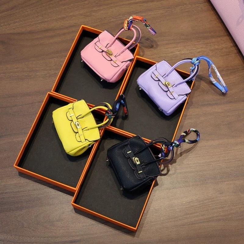 Luxurys keychain key ring bag chain case Handbags hook designer keys holder packet bags hanger airpods cases earphone Accessories mini clutch women