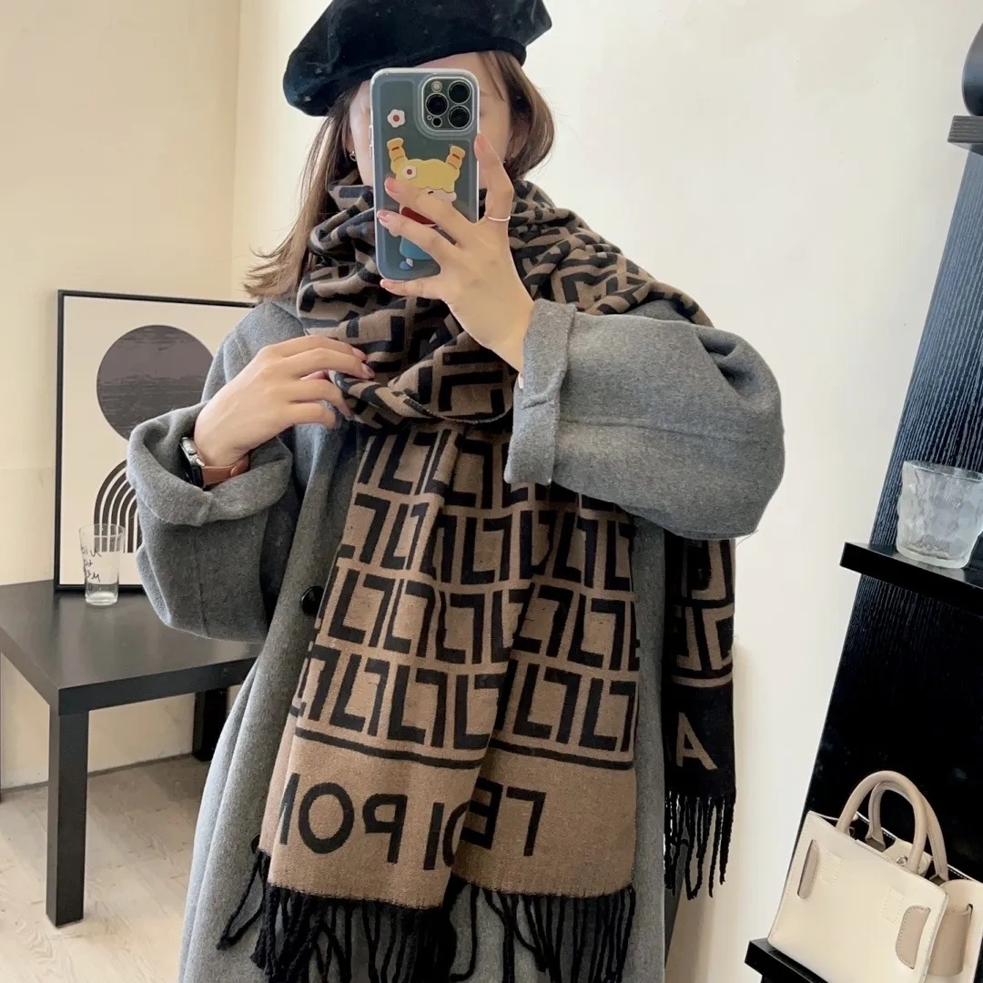 Fashion Letter Printed Fabric Women Man Designer Scarf 100% Cashmere Scarves For Winter Warm Womens and Mens Long Tassel Pashmina Size 180x65cm With