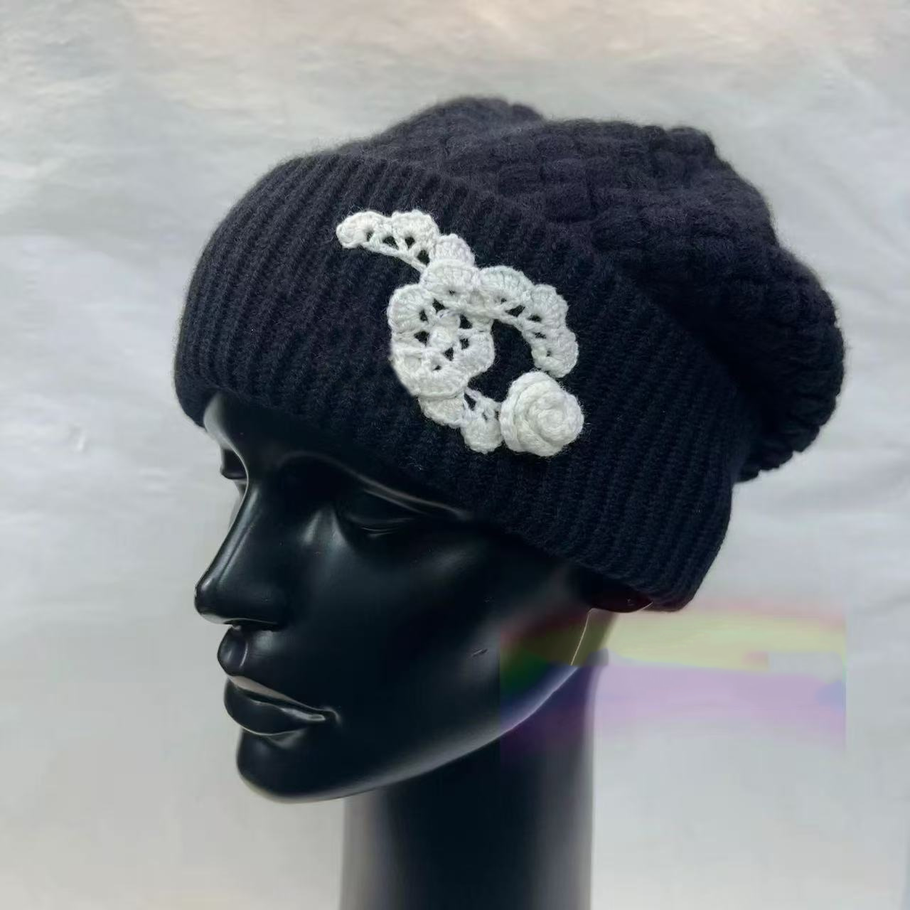 Designer wool beanie mens and womens knitted winter skiing brand flower embroidery simple top skull luxury warm hat accessories