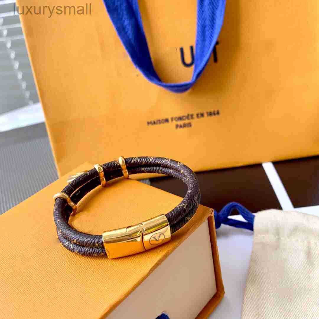 Designer bracelet luxury bracelet bracelets designer for women solid colour letter florid padlock design Leather materials bracelet Christmas gift j