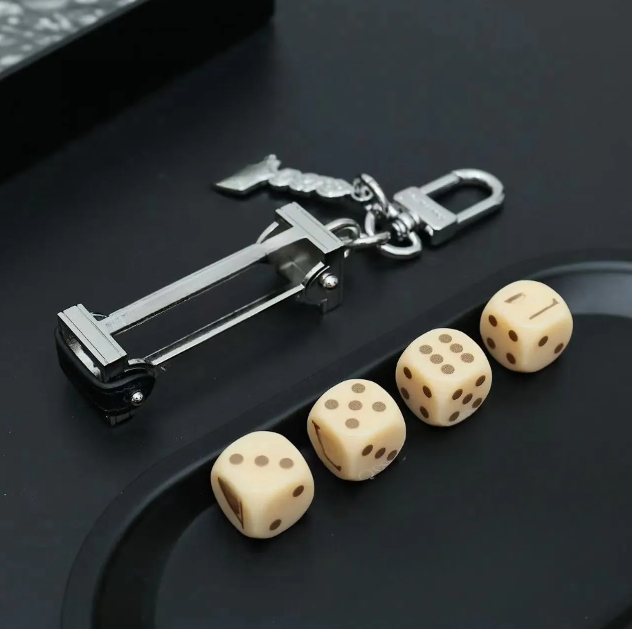 Designer Detachable Dice Luxury Bag Pendant Jewelry temperament versatile style keychain fashion dice Keyring Car key chain gift