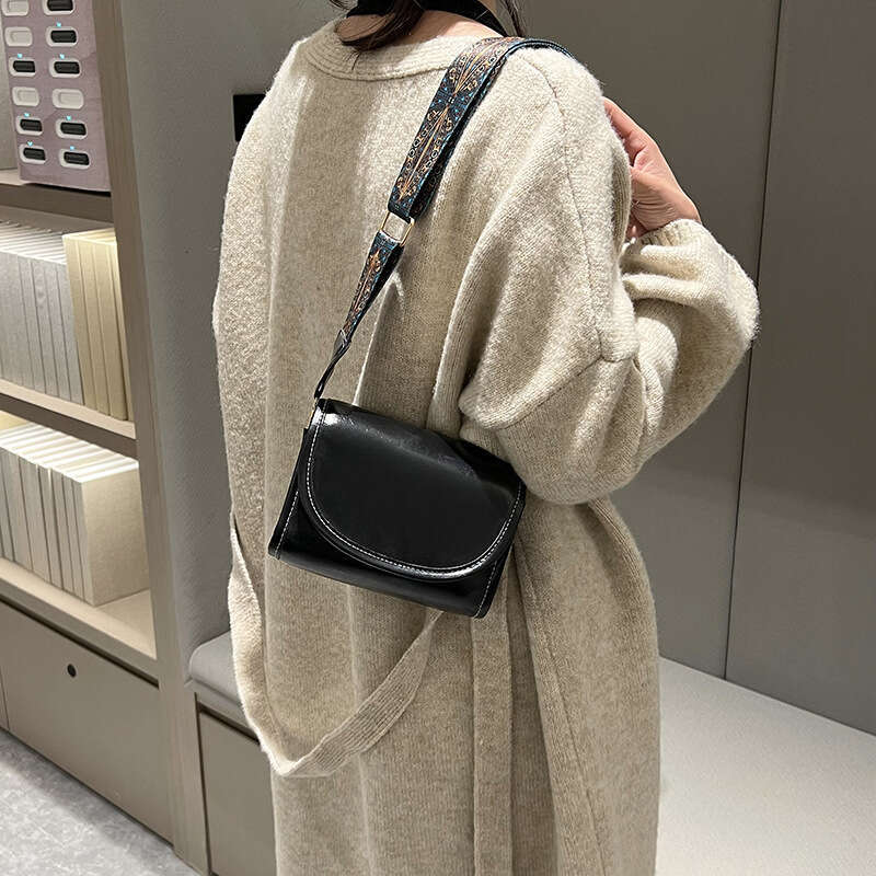 Niche Simple New Style Underarm Small Women's Fashion Versatile Stylish Crossbody Bag Women