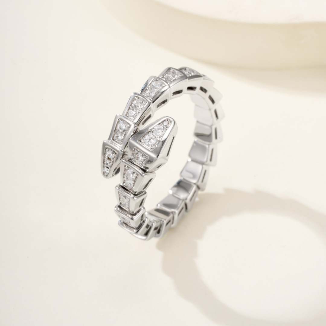 Designer ring luxury rings neutral Sterling silver Classic styles Fashionable and versatile pieces Available for men and women-image-877107057