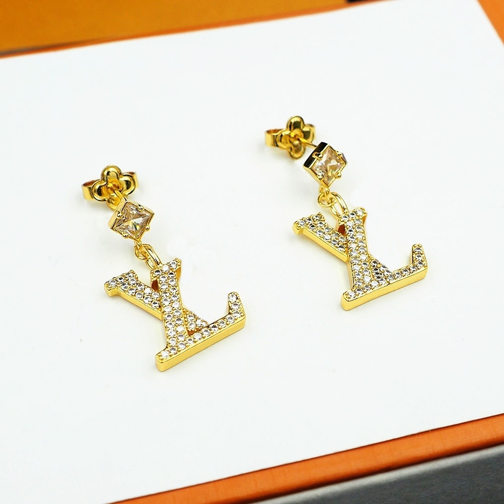 2025 Designer Earrings Gold 18K Large Earrings Fashionable And Exquisite Womens Gifts Versatile Earrings With Original Box Jewelry Valentine'