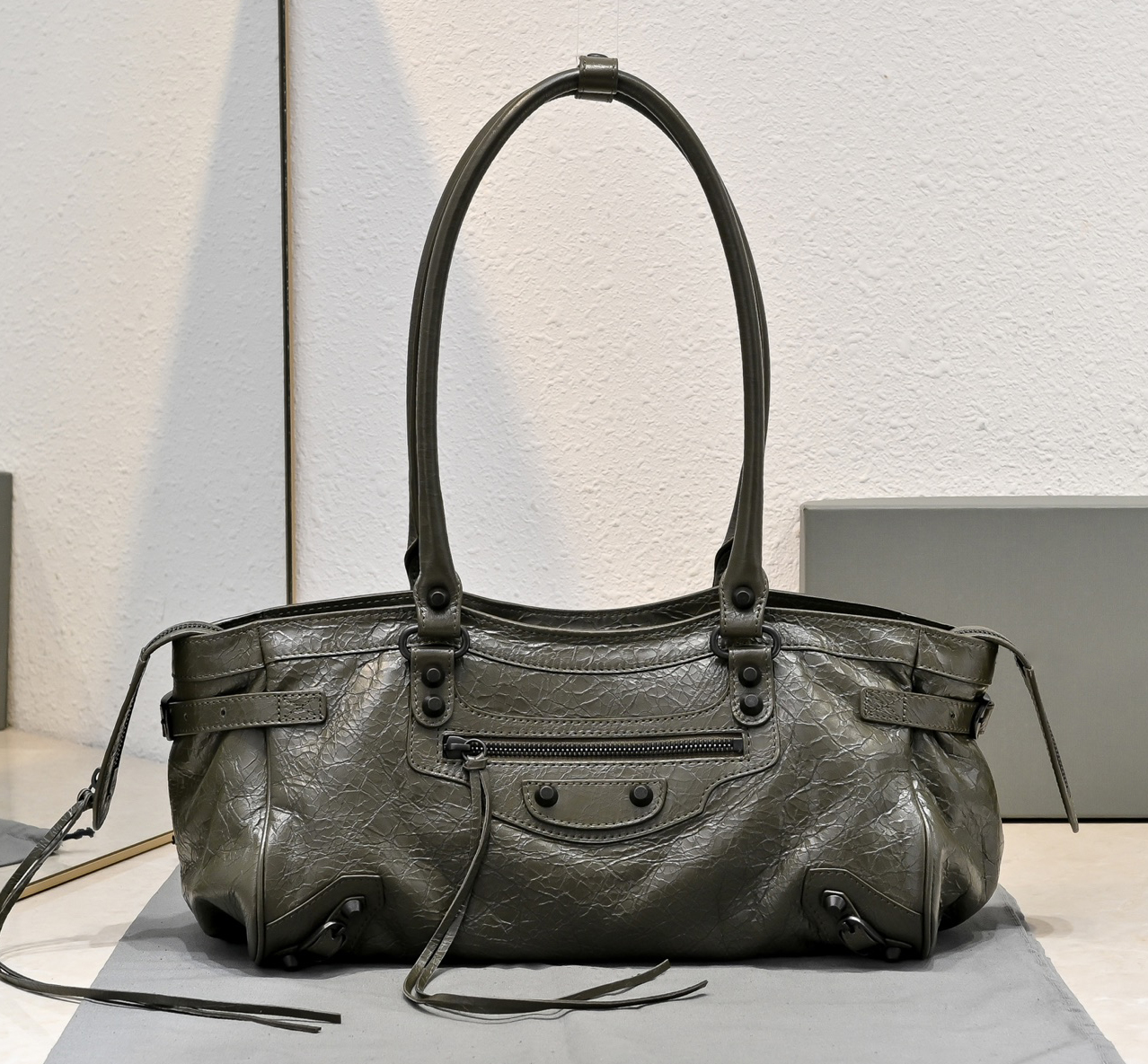 12A 39.8cm*17.7cm*14.9cm Designer bag Luxury Handbag Leather Rivet Shoulder Bag Street Trendy Cool Women Bagbbbalnciaga Women's Le City Bag Eas
