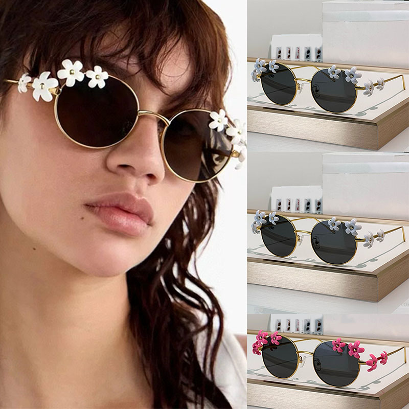 Designer New Daisy Field Sunglasses Luxury Oval Shape Light Metal Construction Glasses 40173 Fashionable Retro Flowers Party Glasses
