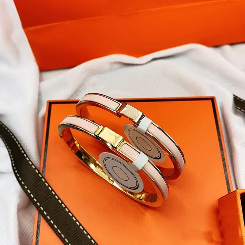 Designer hard body high quality for you to choose luxury designer bracelet valentine's day does not fade Christmas gift 003