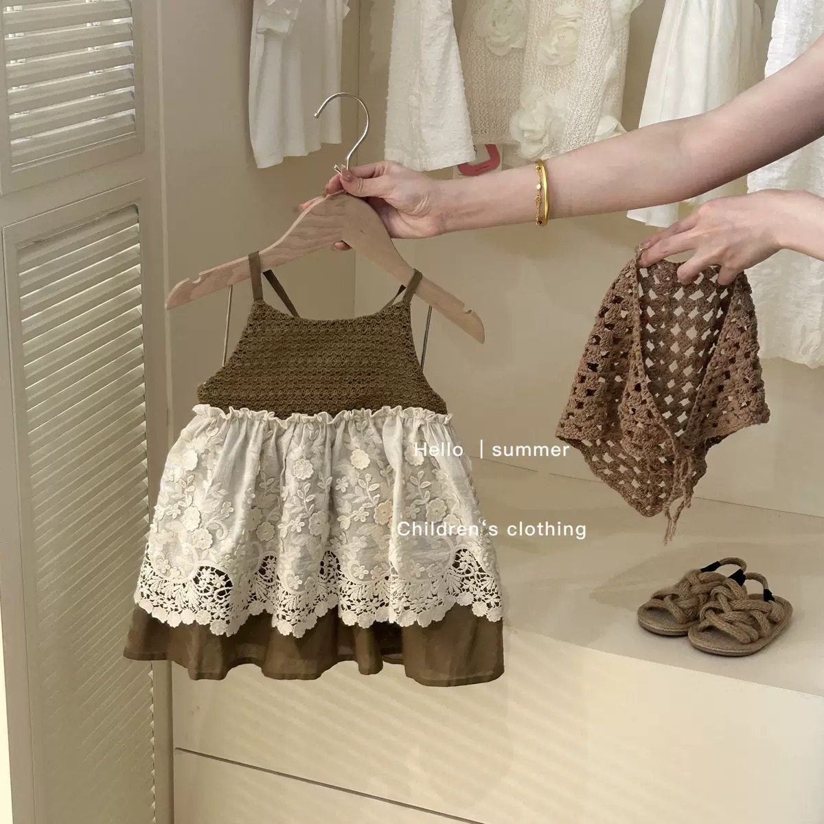 410 Robe pour enfants de nouveau style d'été - Jupe de fleur brodée de bébé fille