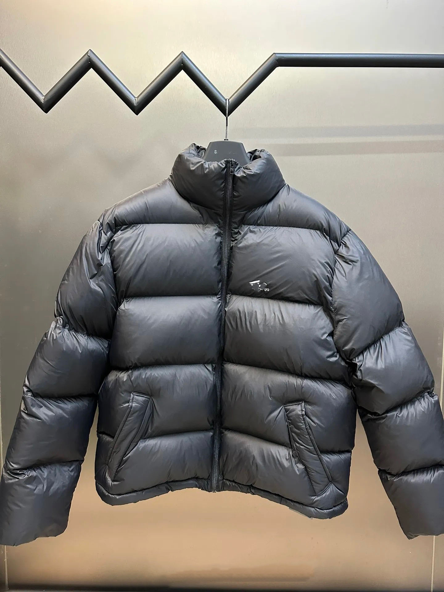 2025 Winter New Arrival Premium Designer Loose Fit Hooded Cotton Puffer Jacket - Zipper Closure Windproof Waterproof Thickened Warm Casual Coat for