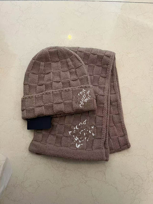 Conjunto de bufanda y gorro de punto a cuadros invierno 2025 estilo moderno para parejas moda otoño cálido 2587