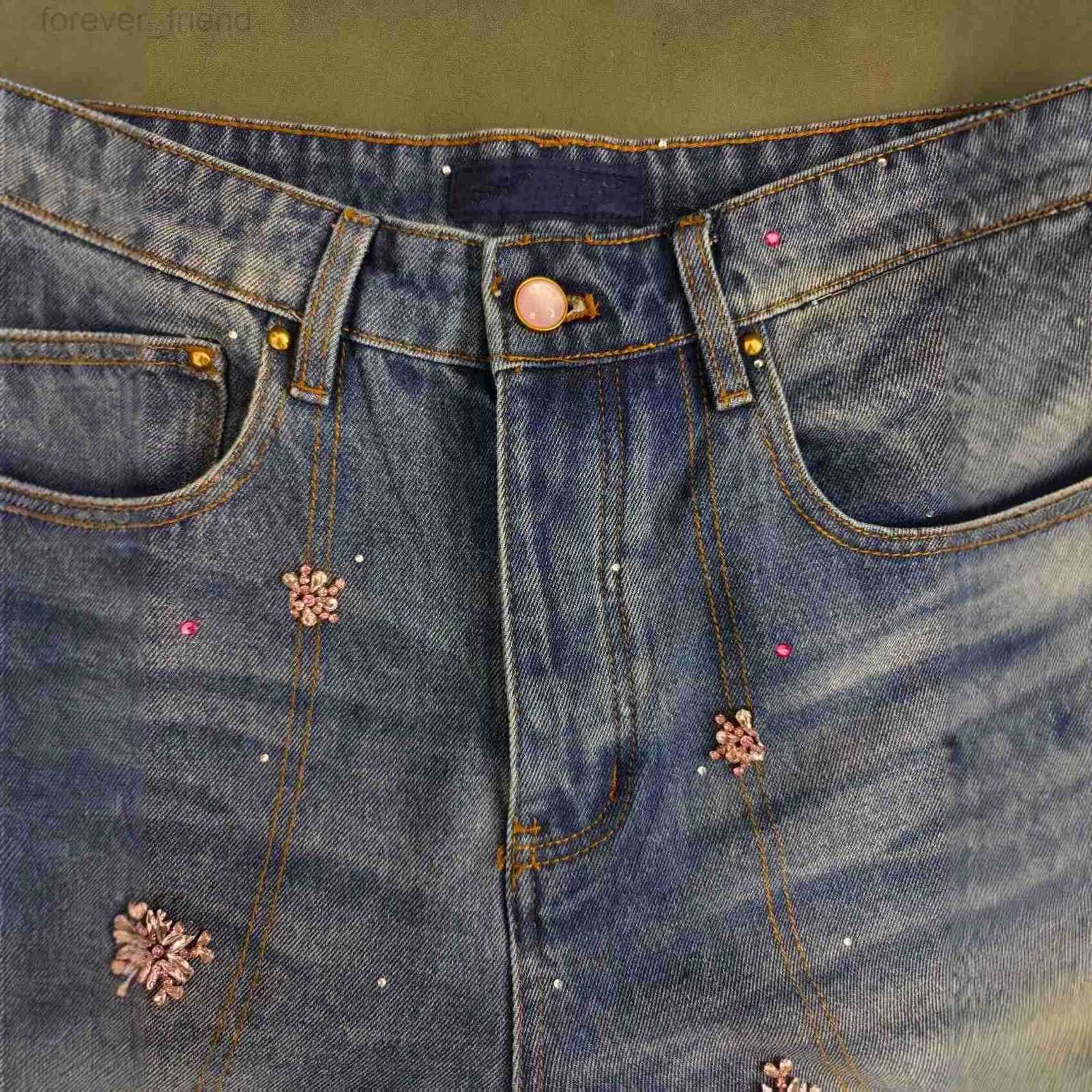 Mens Jeans designer 2025SS Autumn New Collaboration Handmade Cherry Blossom Rhinestone Embroidered Seven-point Denim Shorts IRYB Z260228