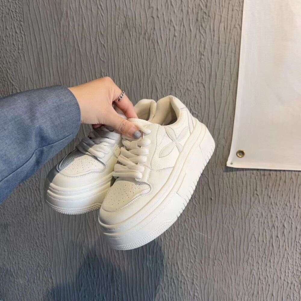 2026 2024 New Women's Thick-Soled White Versatile Sports Shoes Wear-Resistant Breathable Increase Height and Fashion
