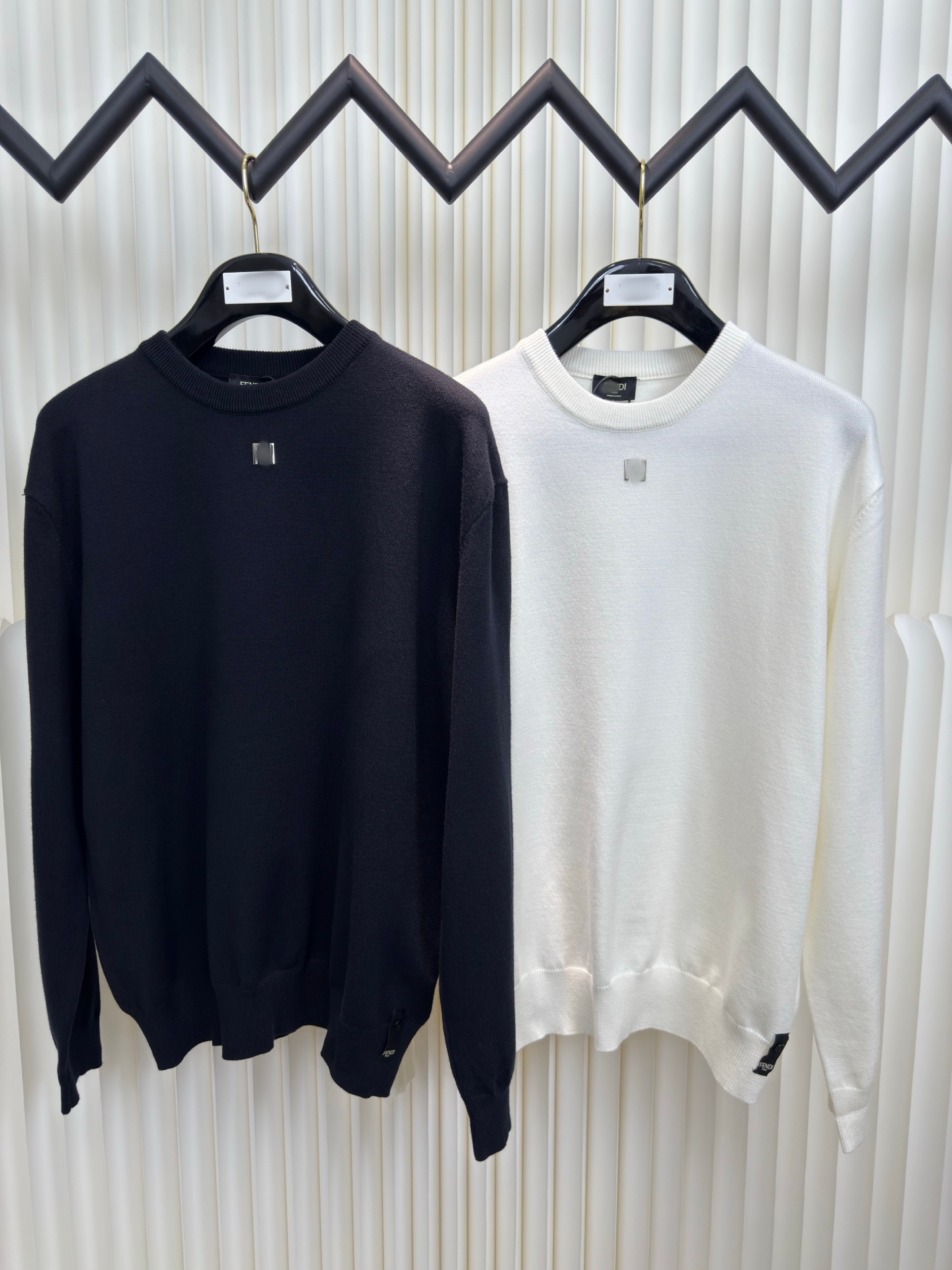 Designer men and women F iron label round-neck long-sleeved sweaters, a must-have for autumn and winter, comfortable, warm and fashionable