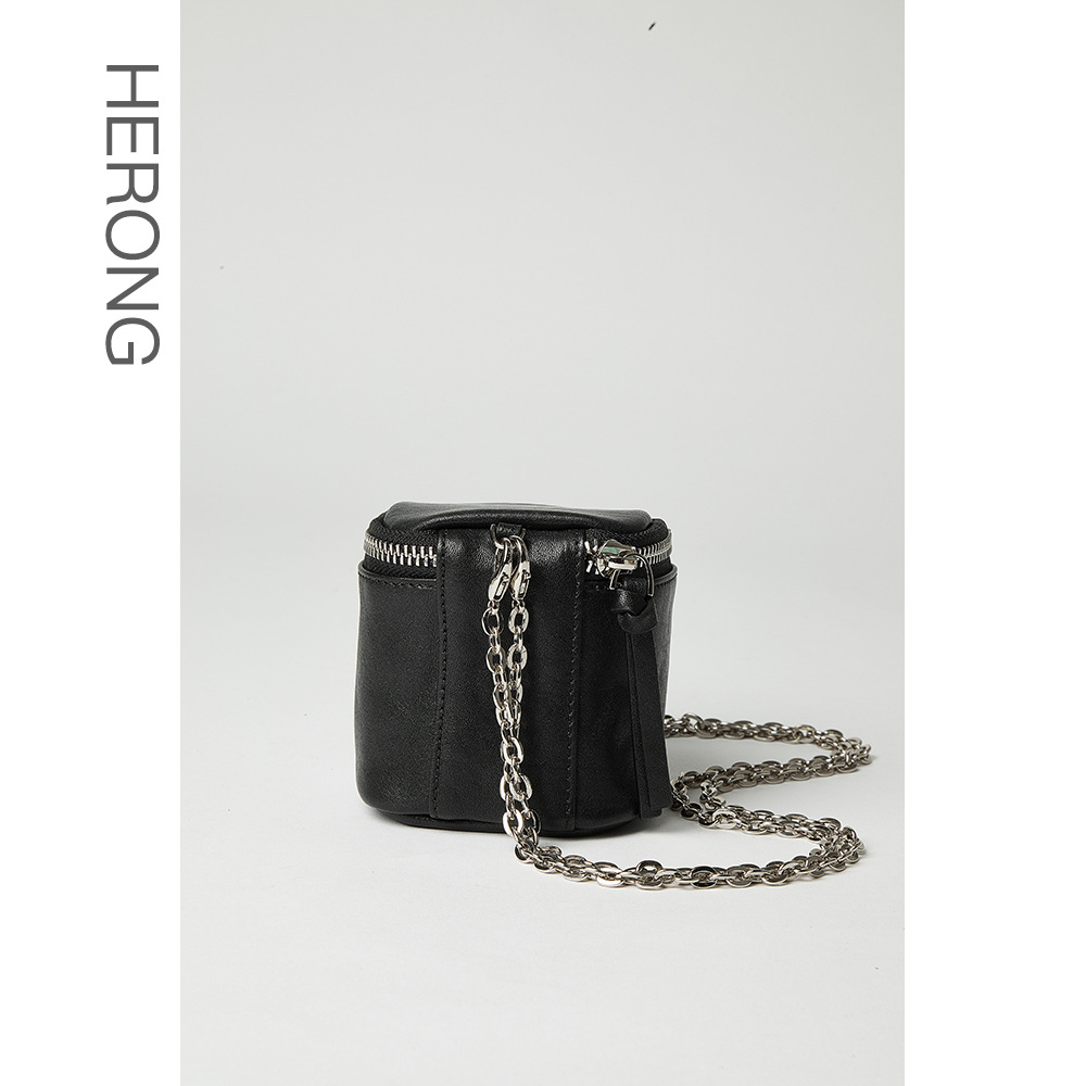 HERONG 2025 new sheepskin embossed handbag autumn and winter casual women's makeup box bag versatile chain crossbody women's bag
