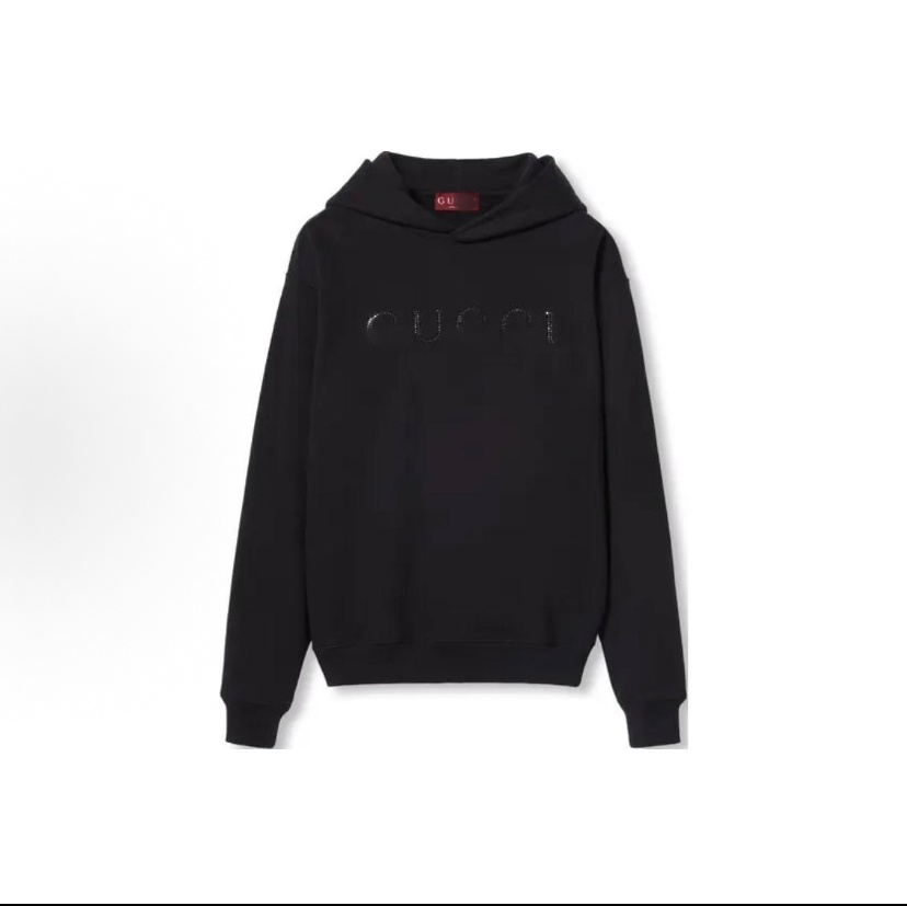 The designer's new men's and women's hoodies are highly recommended. The classic logo fabric has a fine touch, a good shape and is lo