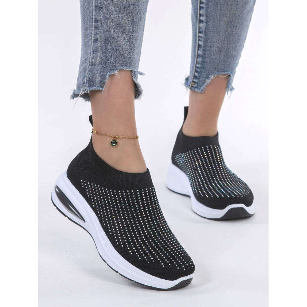 2026 Spring new women's fashionable, breathable, lightweight, non-slip, wear-resistant, casual sports shoes, flat shoes