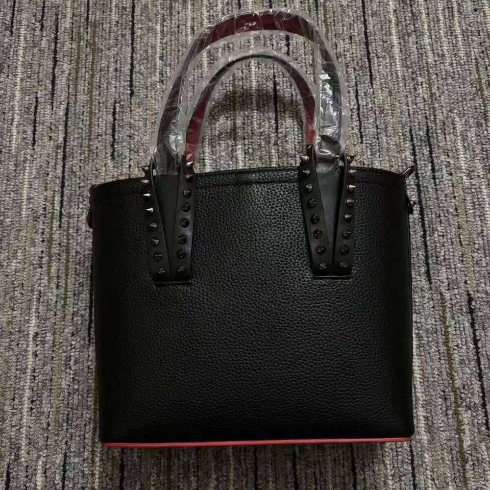 2025 haute qualité marques célèbres mode Rivet marque sac à bandoulière en cuir sacs à main de créateur pour les femmes