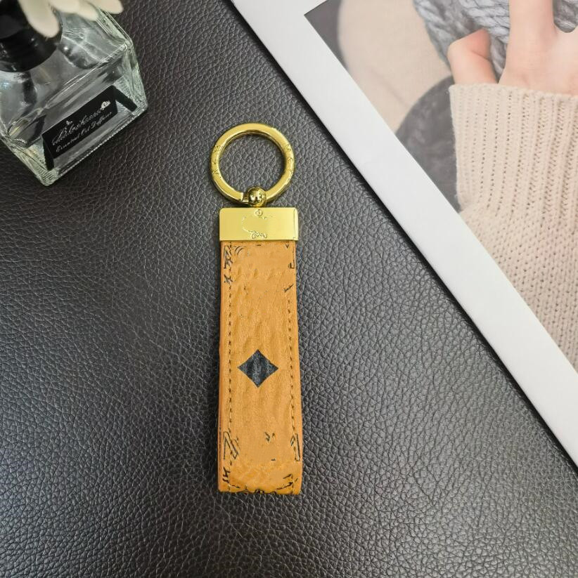 Designer Keychains Lanyards Luxury Keychain Lovely Tiny Cute Cherry Key Ring for Women Charm Bag Holder Ornament Pendant Accessories NO BOX